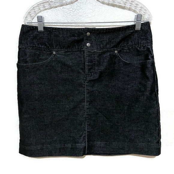 Athleta Dresses & Skirts - Athleta  10 black/charcoal  corduroy mini skirt